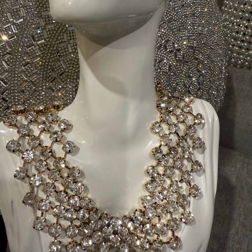 Anthropologie Elegant Gold and Crystal Collar Statement Necklace - Picture 5 of 9